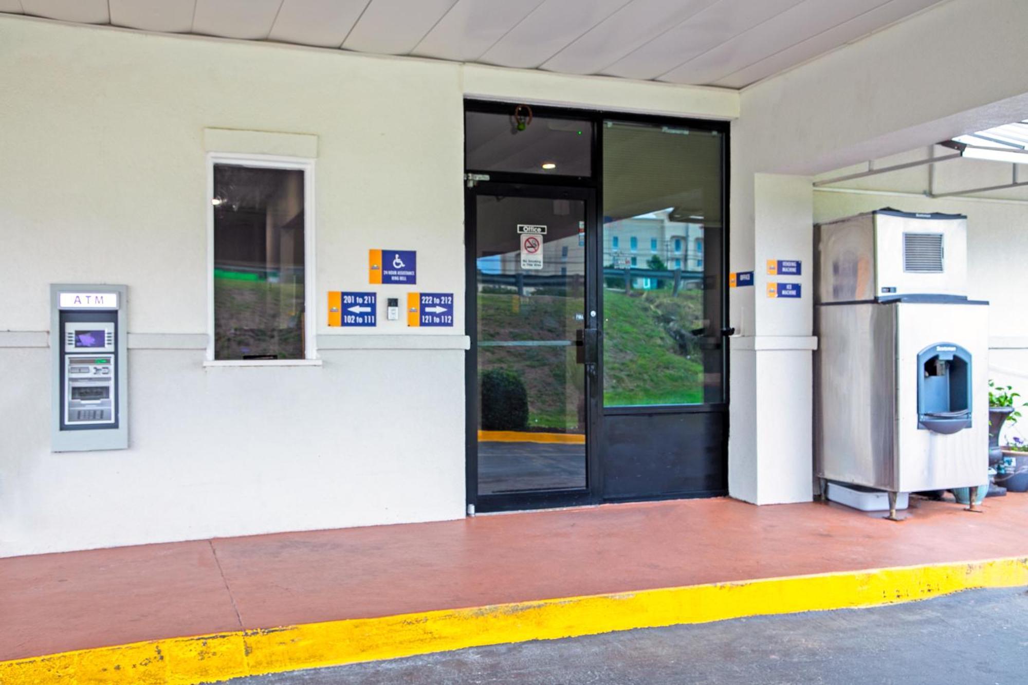 Days Inn By Wyndham Augusta Near Fort Gordon エクステリア 写真