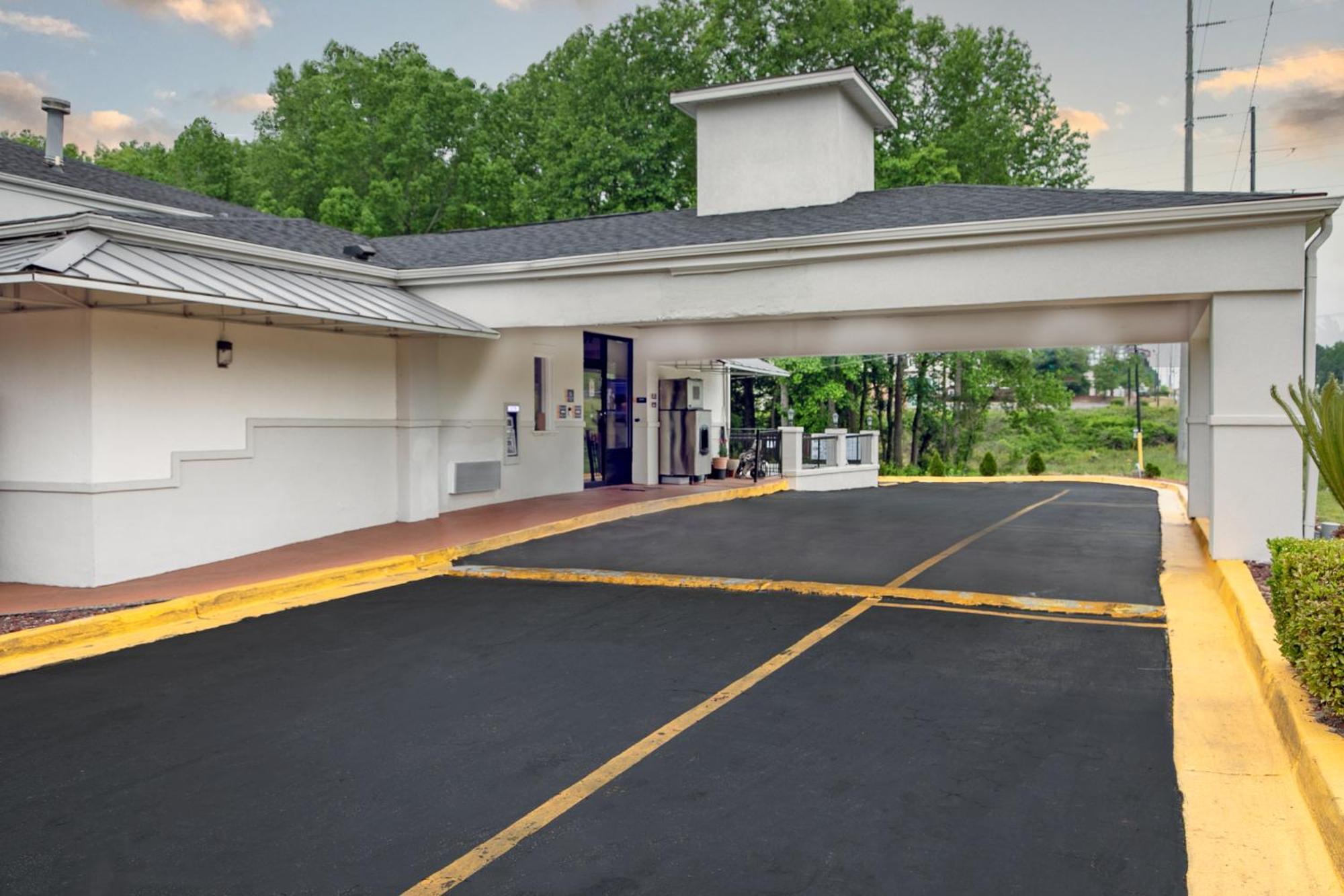 Days Inn By Wyndham Augusta Near Fort Gordon エクステリア 写真